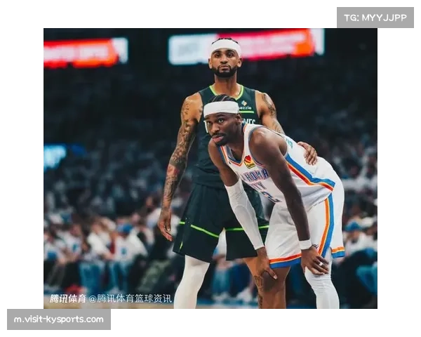 兰德尔状态火热半场砍下20分带队高能输出全力以赴助力球队领先 兰德尔状态火热半场砍下20分带队高能输出全力以赴助力球队领先